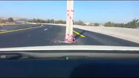 Vidéo. Un poteau électrique oublié au milieu de l’autoroute en Algérie