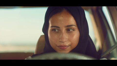 Une femme conduit une voiture en Arabie Saoudite dans une nouvelle publicité Coca-Cola