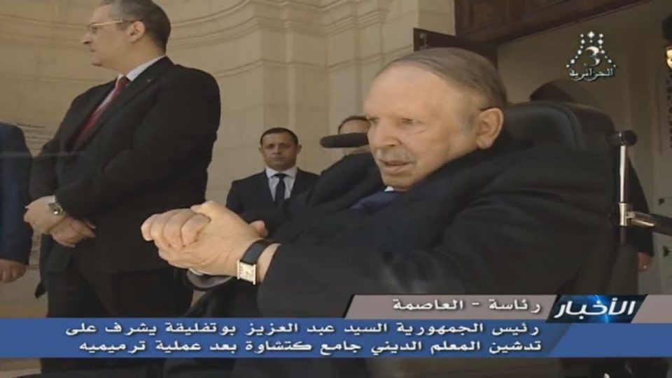 Vers un cinquième mandat, Bouteflika renoue avec la foule