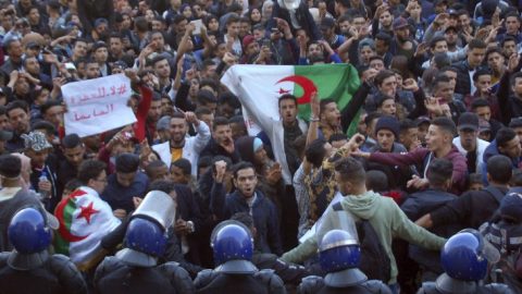 Exclusif. Paris Vs Istanbul : une lutte acharnée en Algérie sur fond de manifestations contre le régime