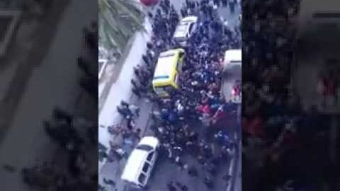 Effondrement d’un immeuble à Alger : Le wali Abdelkader Zoukh poursuivi par la population