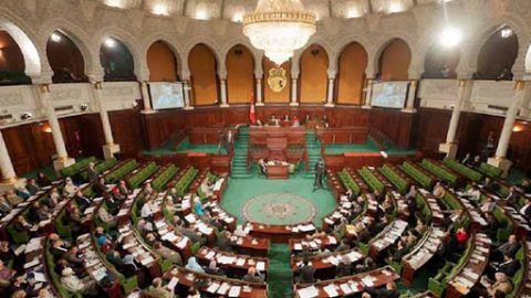 En Tunisie, les appels à dissoudre le Parlement se font de plus en plus pressent