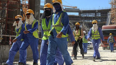 Qatar : Calvaire pour les travailleurs étrangers malgré l’instauration d’un salaire minimum