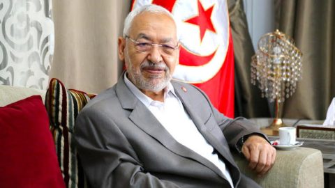 Mis au coin par le président Kaïs Saïed, le patron islamiste du parlement tunisien, Rached Ghannouchi se prosterne à Doha