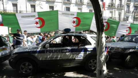 Les premiers véhicules policiers fabriqués par Peugeot sont arrivés en Algérie