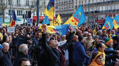 Exclusif. Alger inquiète des activistes « kabyles » en France demande l’aide  des services de renseignement de Paris