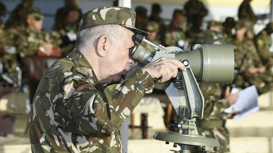 Exclusif. Algérie : le général Smaîl, patron de la surveillance des transmissions, écoutes et des communications, limogé dans des circonstances troublantes 