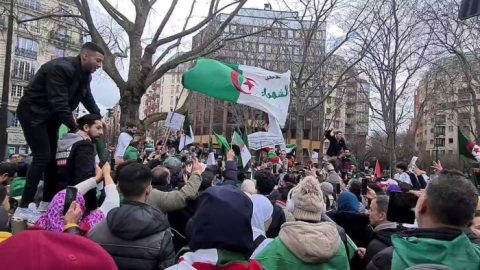 EXCLUSIF. Les autorités françaises interdisent un rassemblement pro-régime algérien à cause de ses « slogans anti-marocains » et « anti-kabyles » 