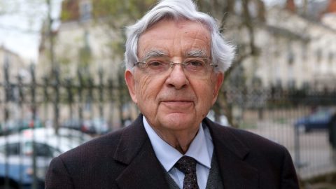 Jean-Pierre Chevènement répond au président Abdelmadjid Tebboune : « pour pouvoir se parler, il faut d’abord se respecter »